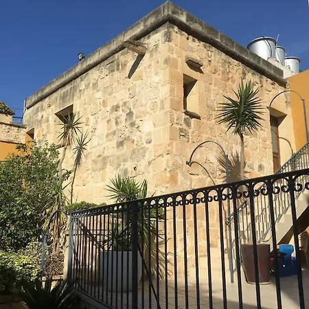 Studio With Pool In House Of Character. Apartament *